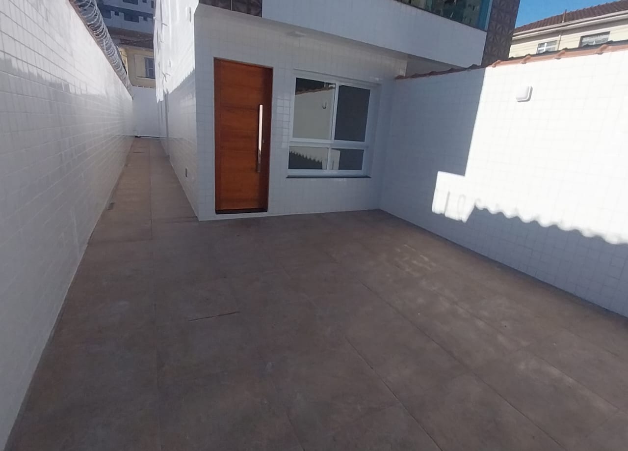 Casa para aluguel no Embaré: