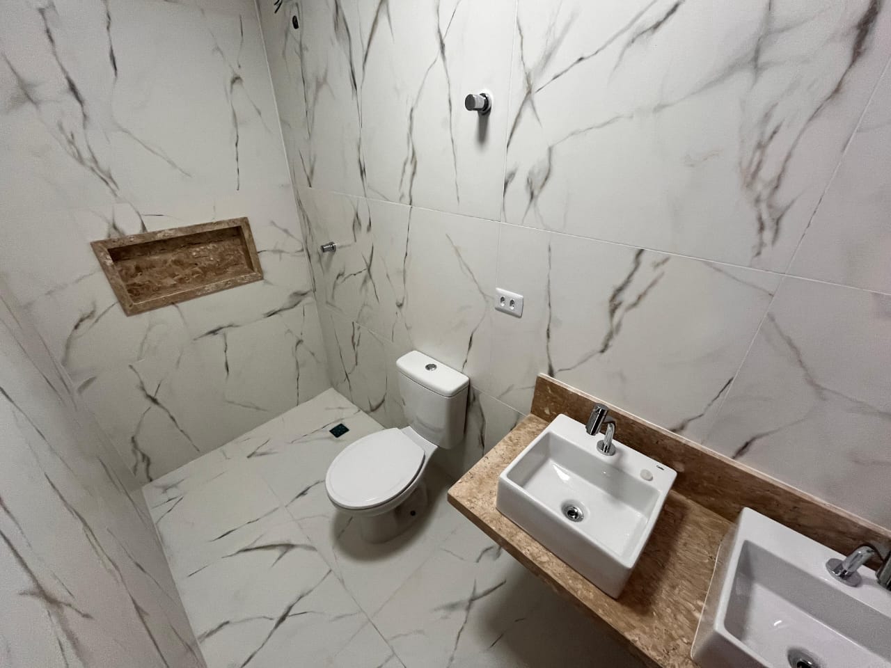 Casa para aluguel no Embaré: