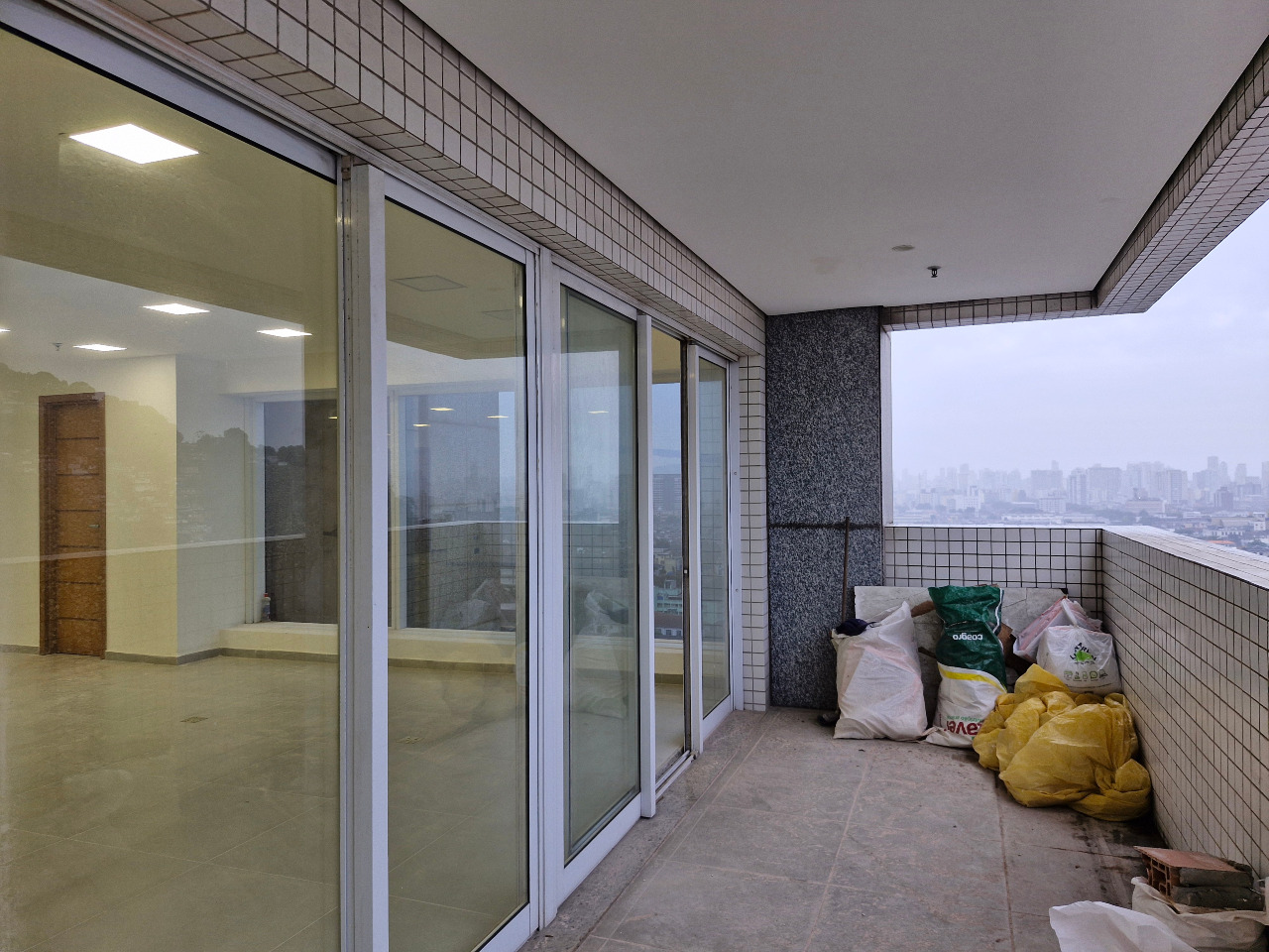 Sala para aluguel no Centro: