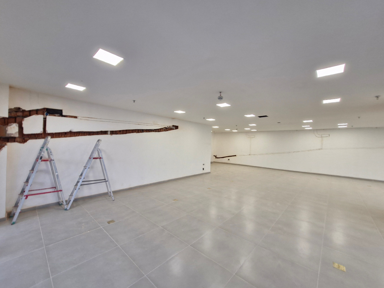 Sala para aluguel no Centro: