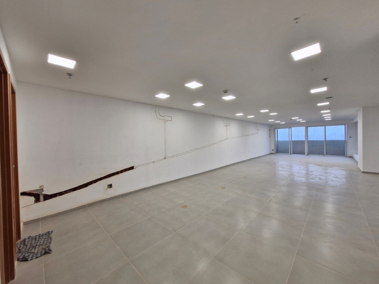 Sala para aluguel no Centro: 