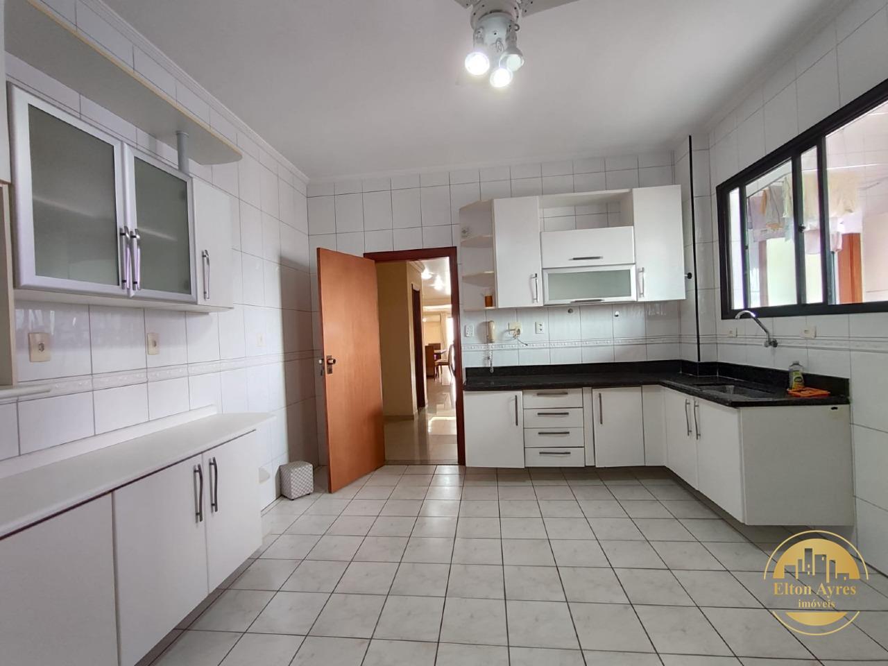 Apartamento à venda no Embaré: 