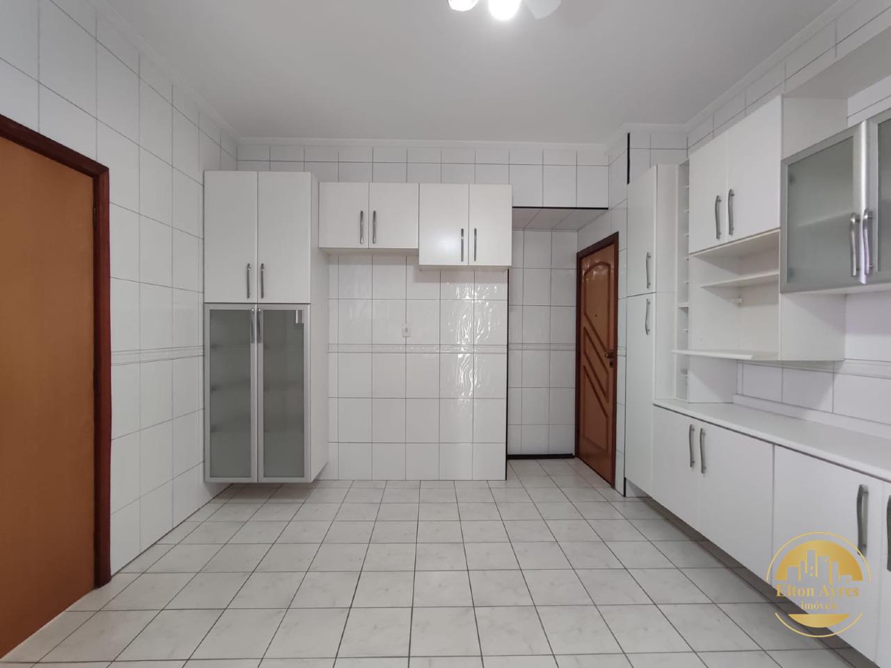 Apartamento à venda no Embaré: 