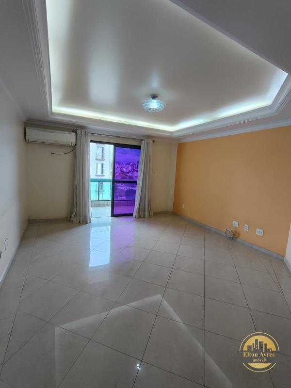 Apartamento à venda no Embaré: 