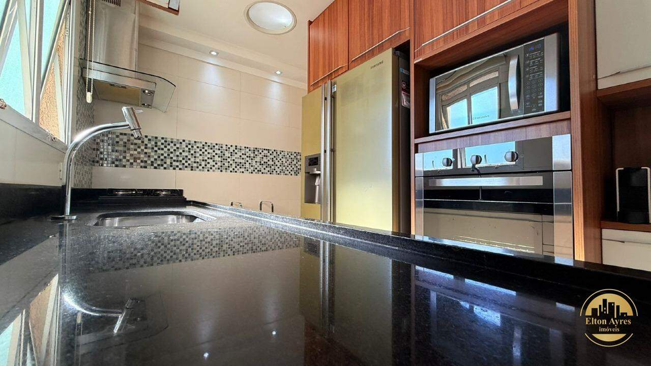 Apartamento à venda no Ponta da Praia: 