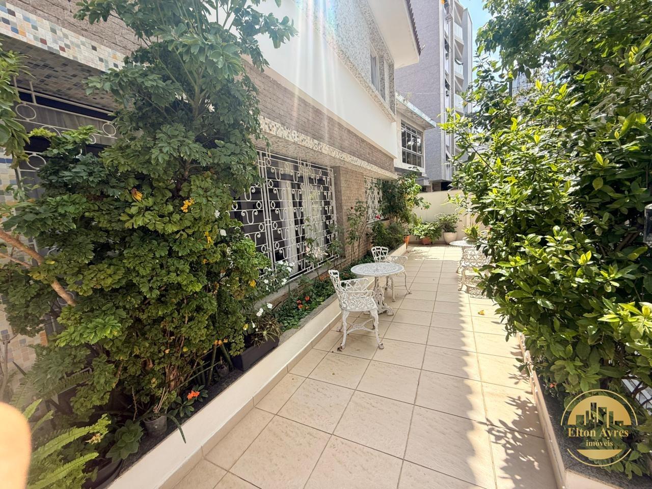 Apartamento à venda no Ponta da Praia: 