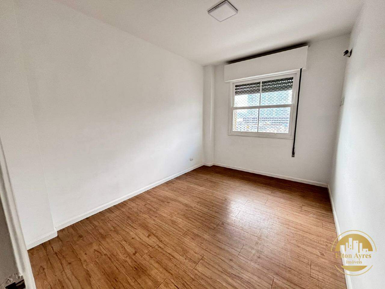 Apartamento à venda em Gonzaga, Santos - SP: