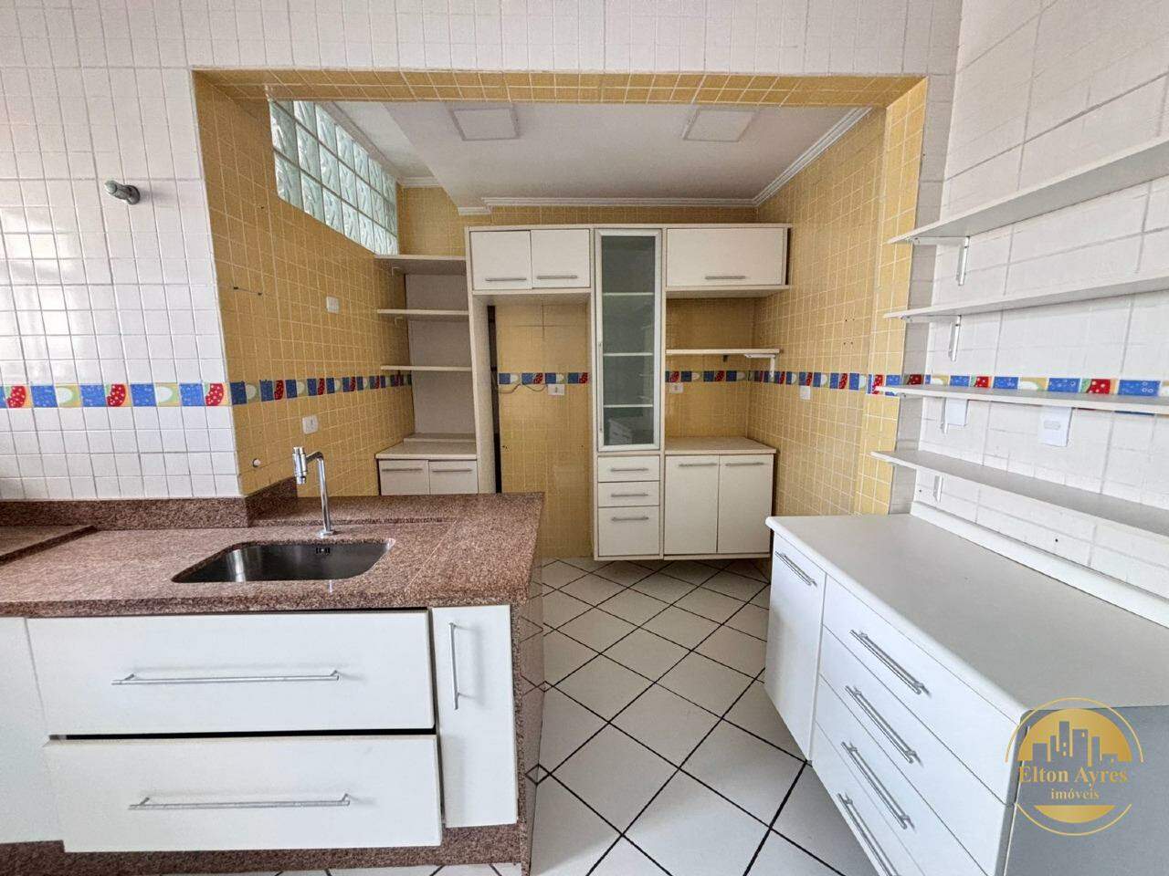 Apartamento à venda em Gonzaga, Santos - SP: