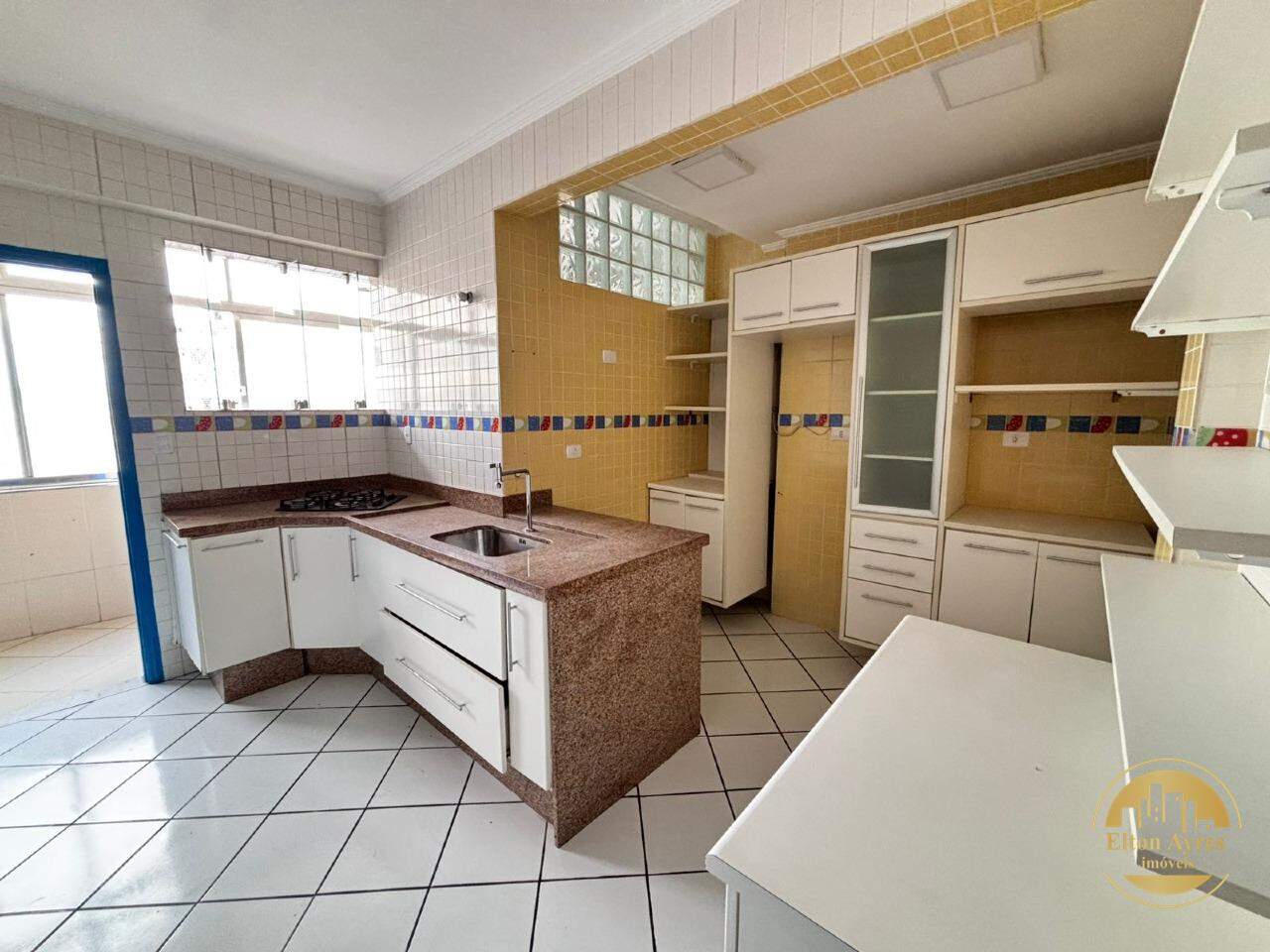 Apartamento à venda em Gonzaga, Santos - SP: