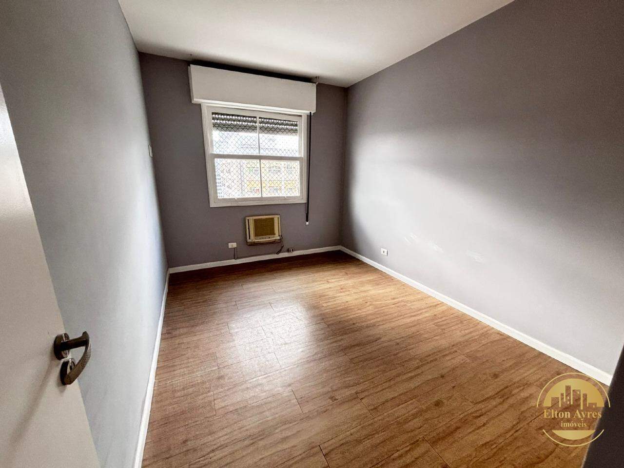 Apartamento à venda em Gonzaga, Santos - SP: