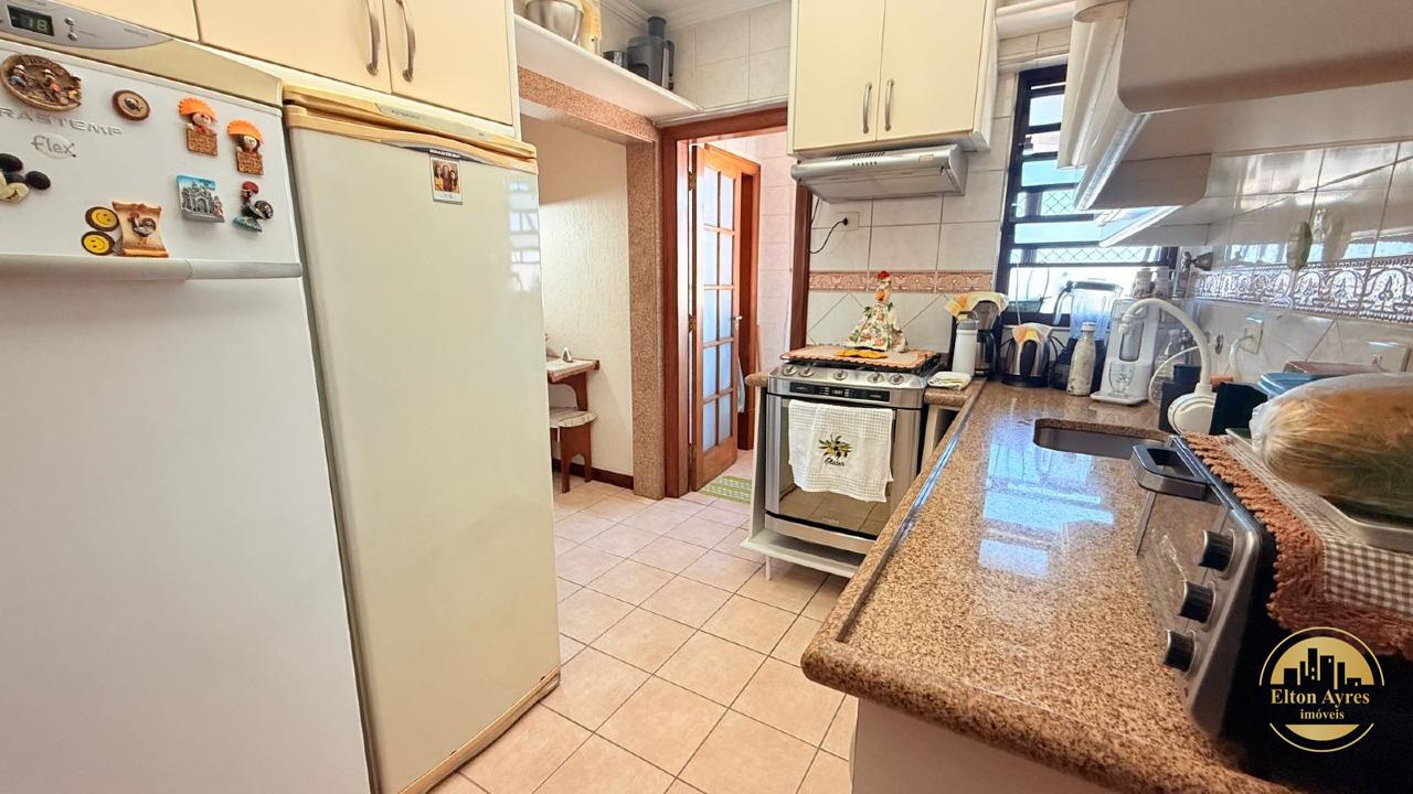 Cobertura à venda no Embaré: 