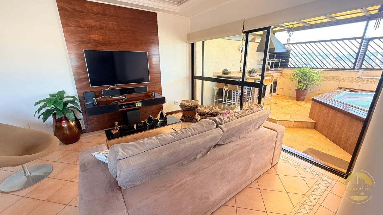 Cobertura à venda no Embaré: 