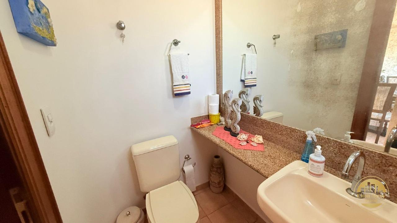 Cobertura à venda no Embaré: 