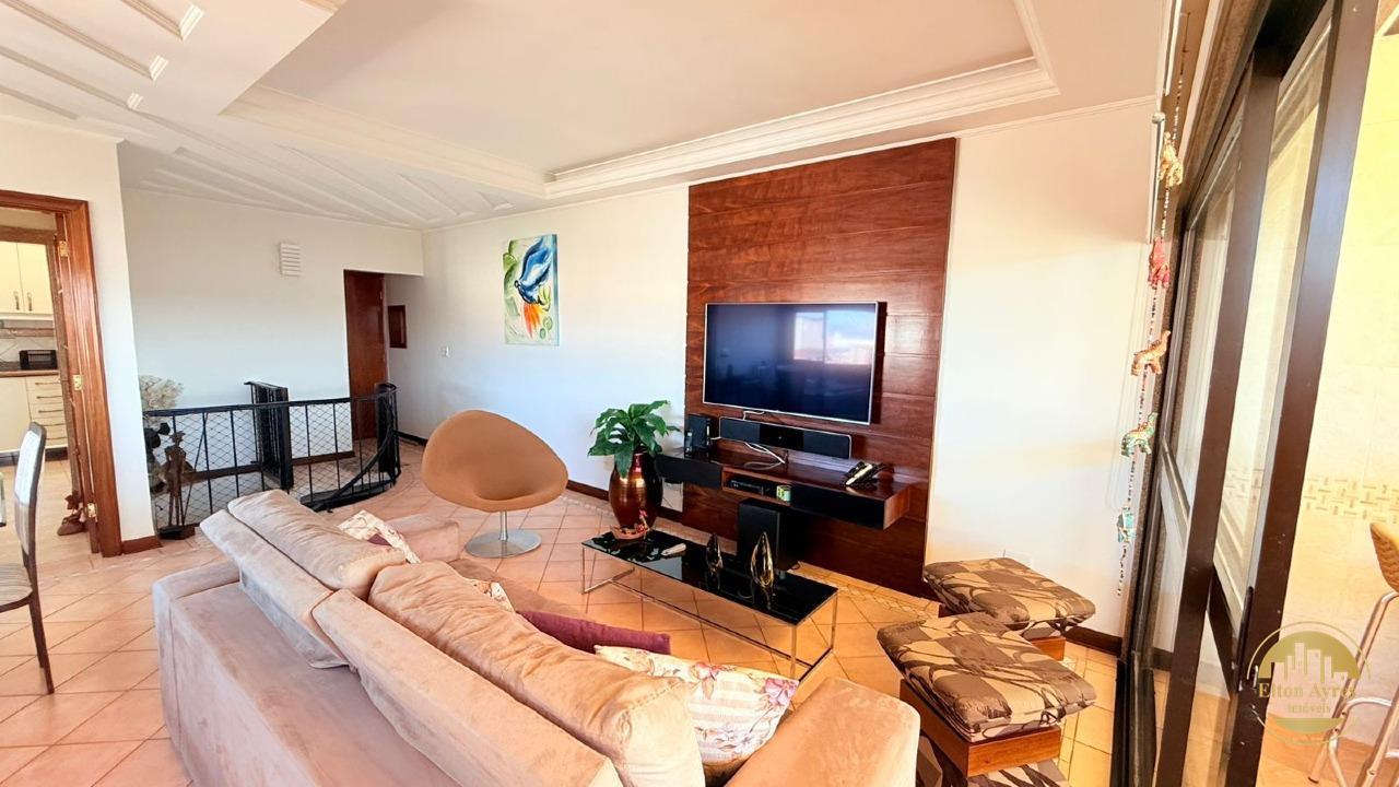 Cobertura à venda no Embaré: 