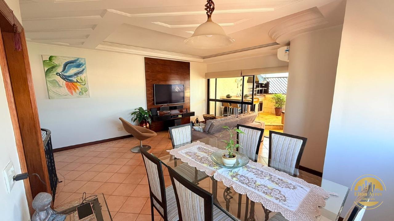 Cobertura à venda no Embaré: 