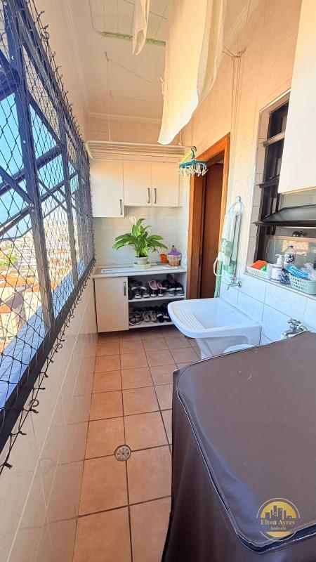 Cobertura à venda no Embaré: 