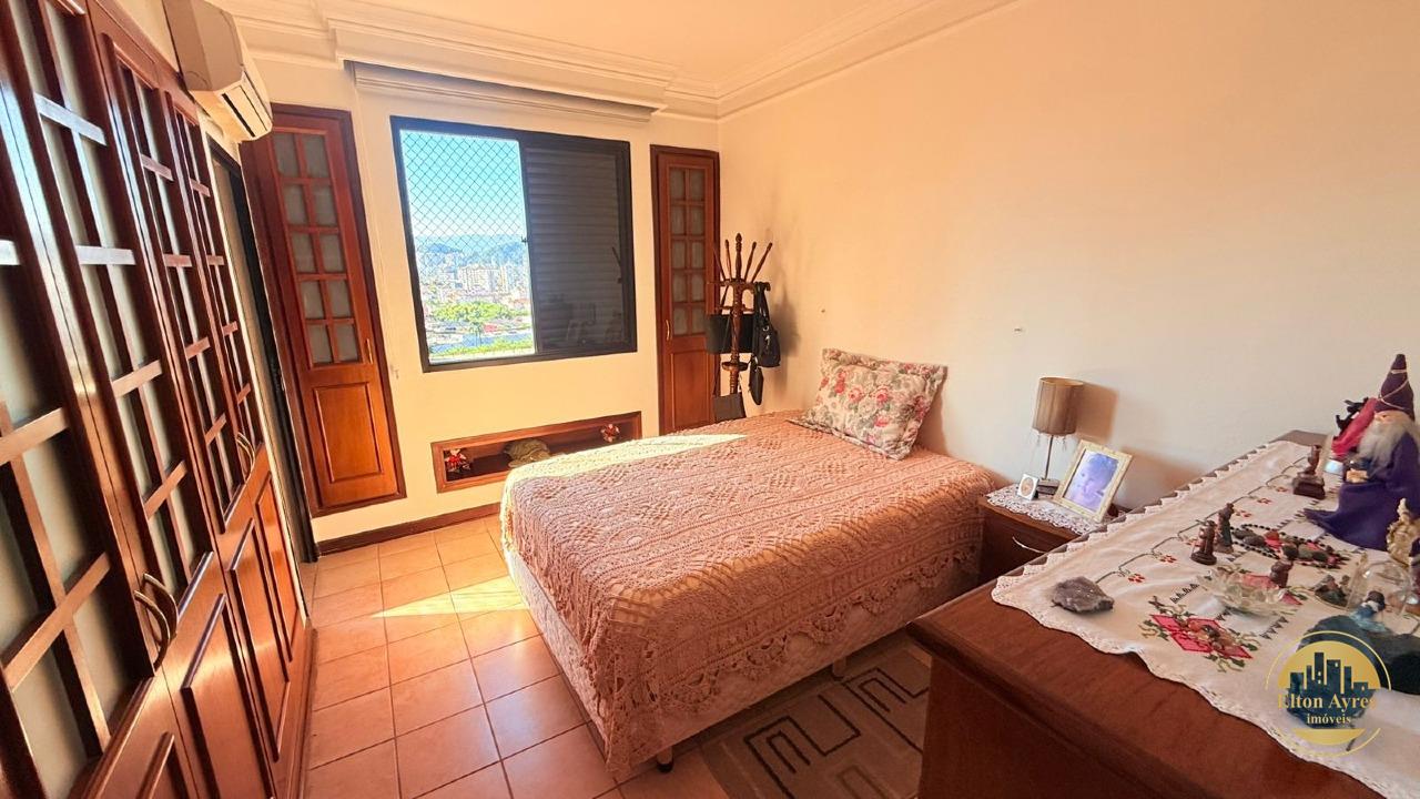 Cobertura à venda no Embaré: 