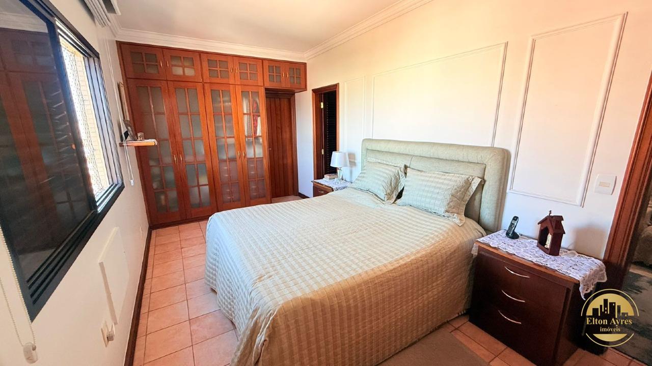 Cobertura à venda no Embaré: 