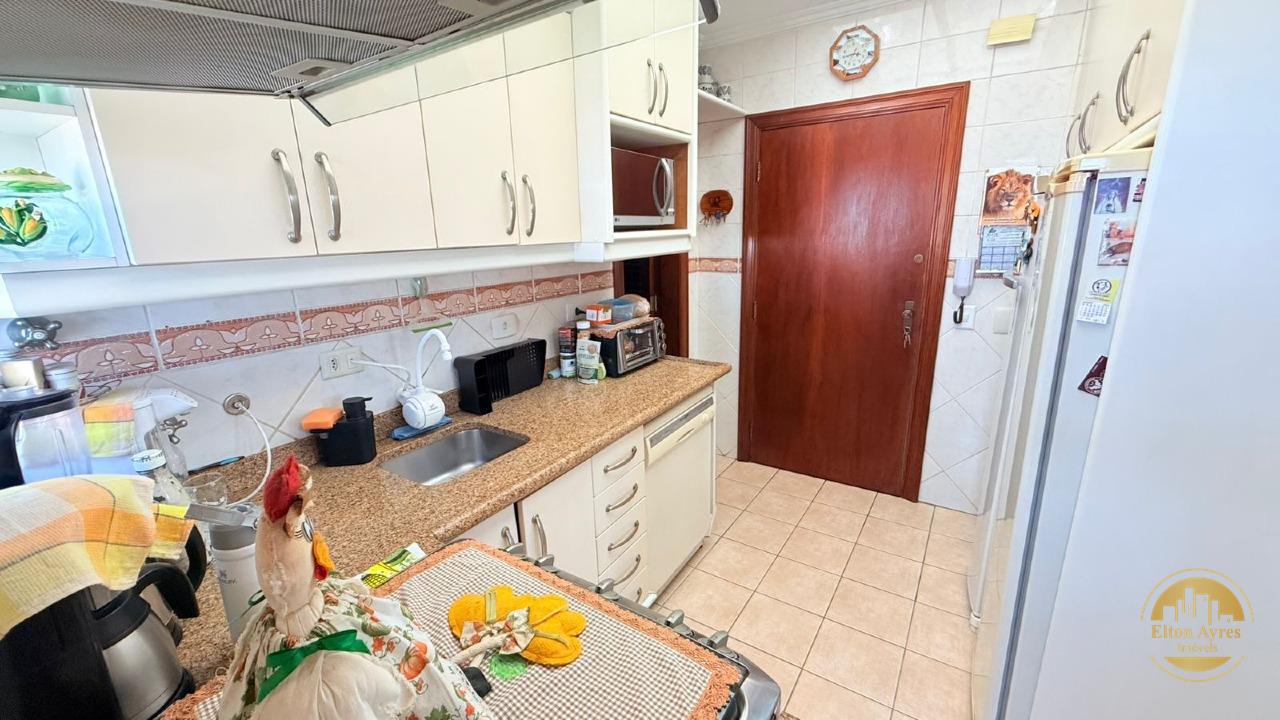 Cobertura à venda no Embaré: 