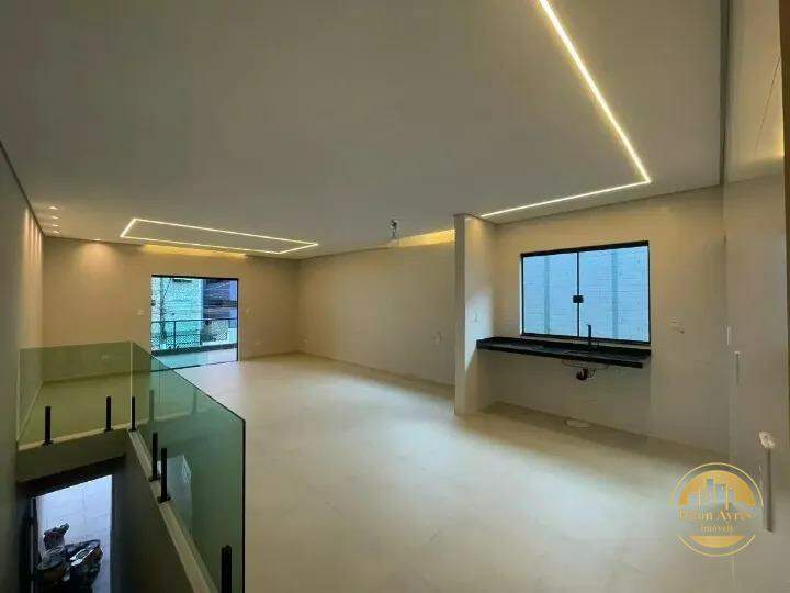  Casa à venda em Marapé, Santos - SP: 