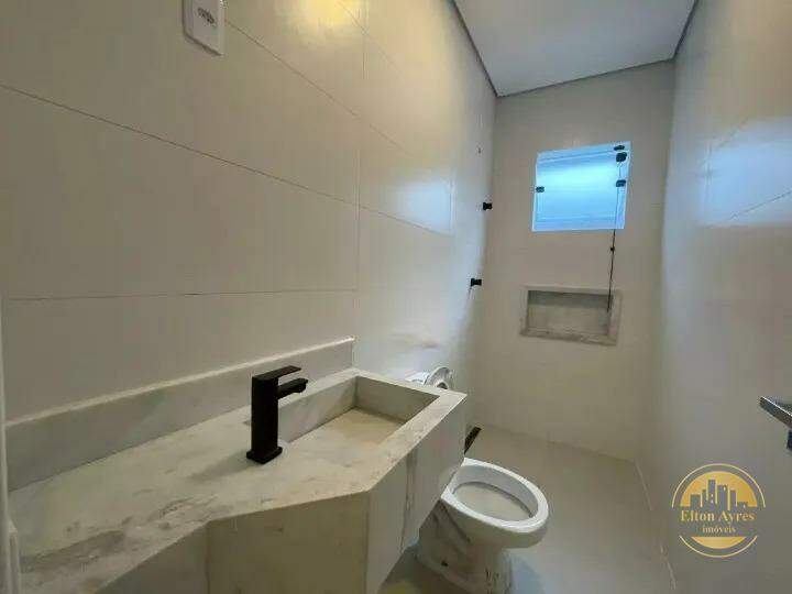  Casa à venda em Marapé, Santos - SP: 