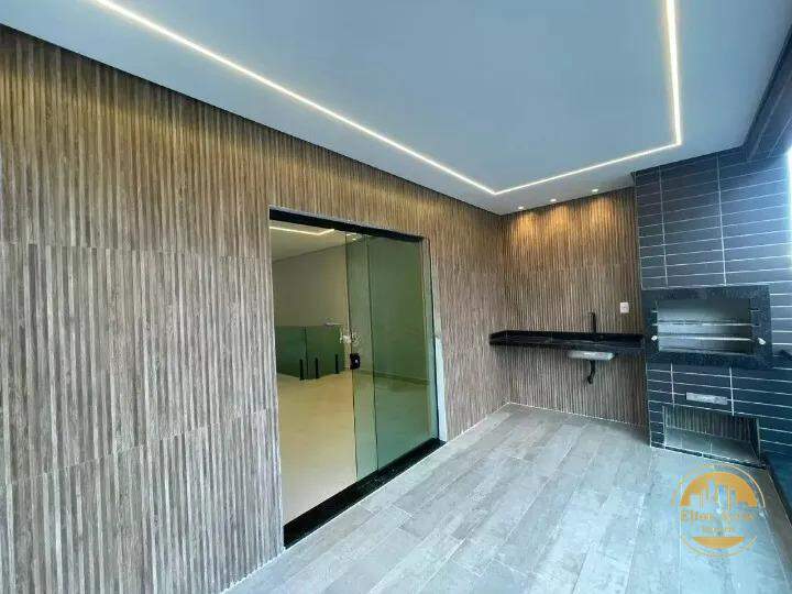  Casa à venda em Marapé, Santos - SP: 