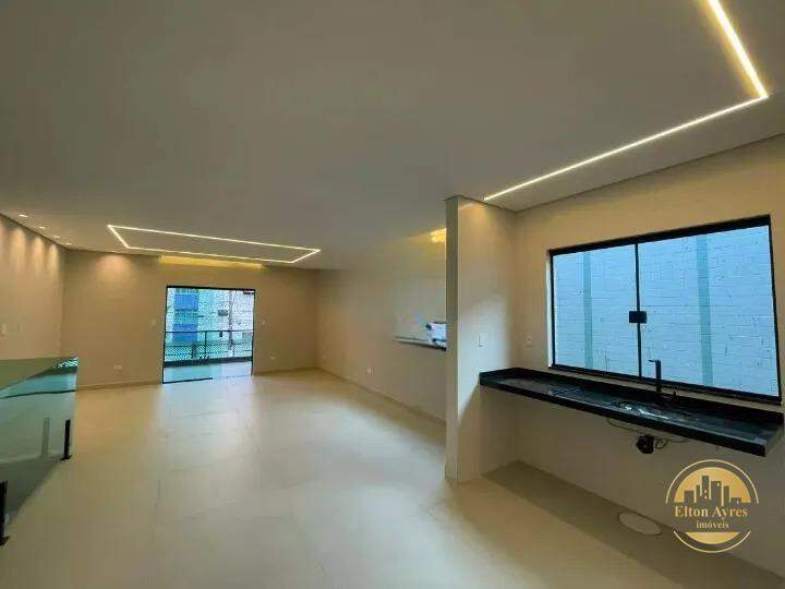  Casa à venda em Marapé, Santos - SP: 