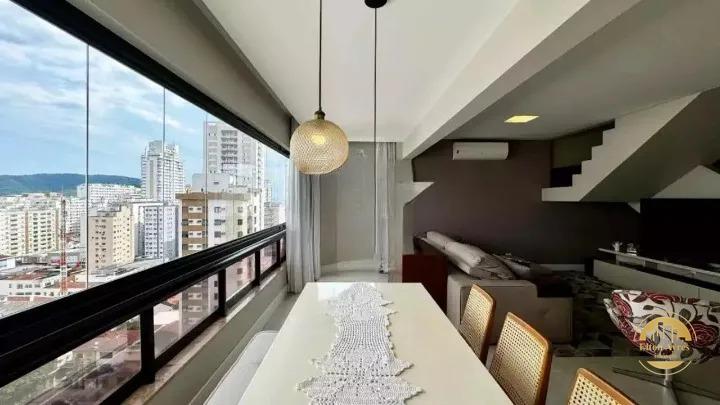 Cobertura à venda no Embaré: 