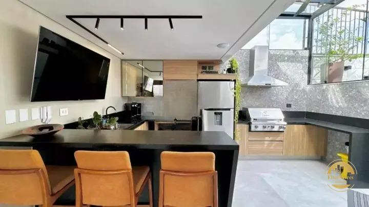 Cobertura à venda no Embaré: 