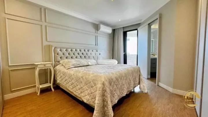 Cobertura à venda no Embaré: 