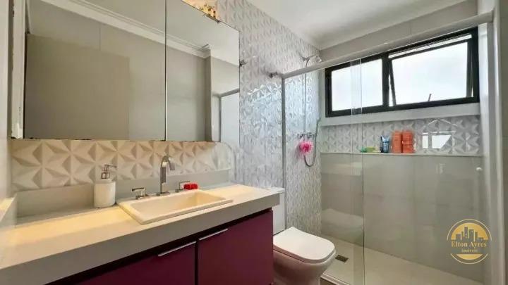 Cobertura à venda no Embaré: 