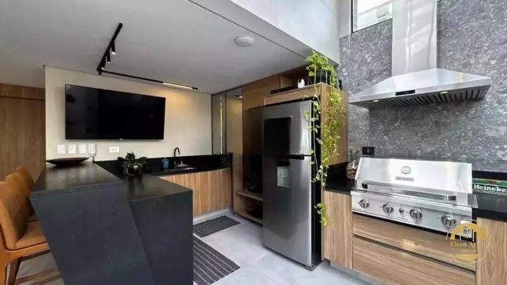 Cobertura à venda no Embaré: 