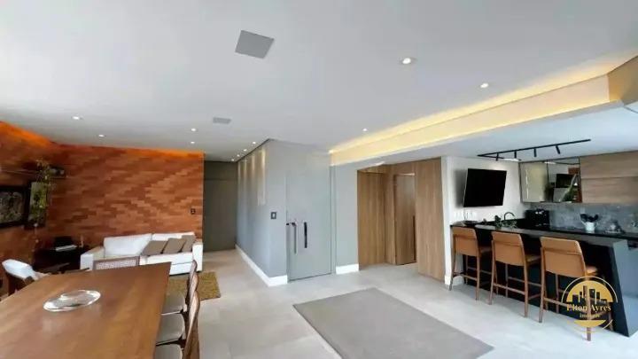 Cobertura à venda no Embaré: 