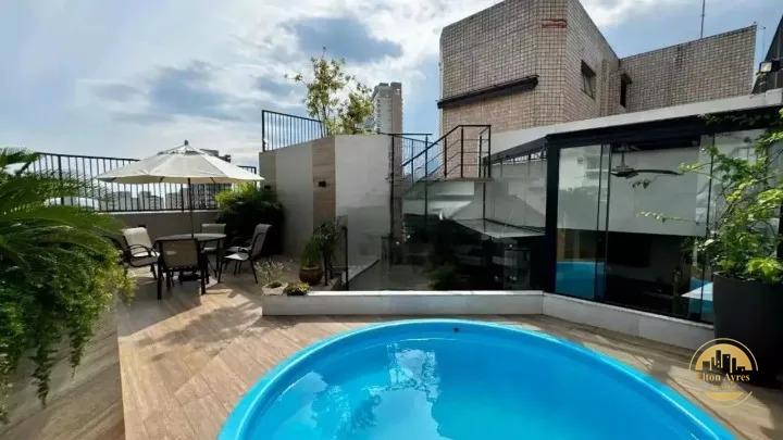 Cobertura à venda no Embaré: 