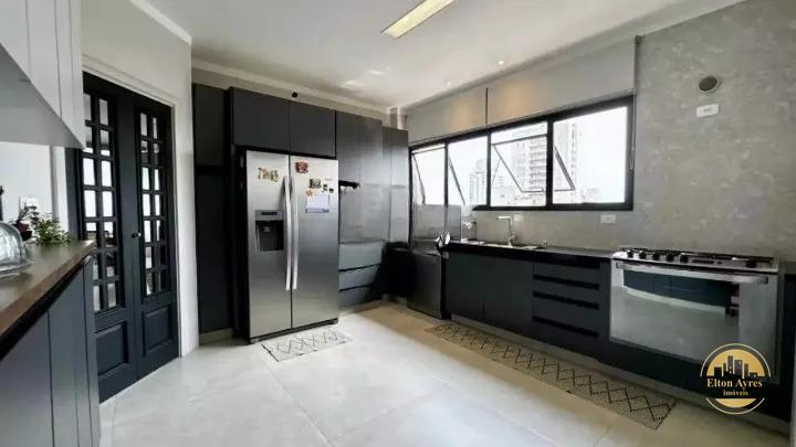 Cobertura à venda no Embaré: 