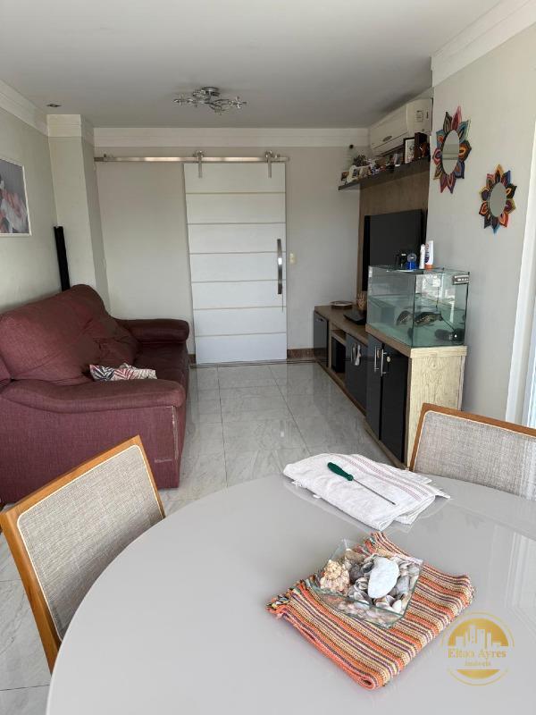 Apartamento à venda no Embaré: 