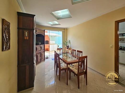 Casa à venda no Ponta da Praia: