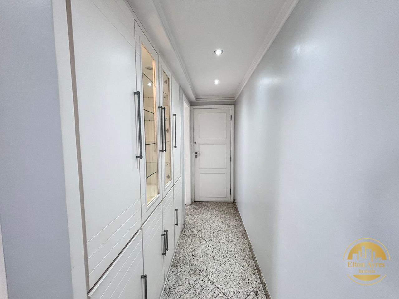 Cobertura à venda no Ponta da Praia: 