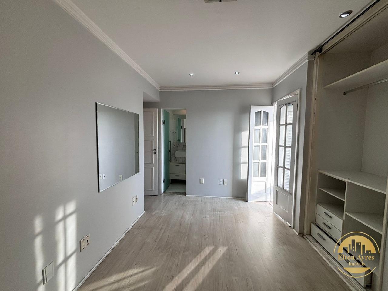 Cobertura à venda no Ponta da Praia: 