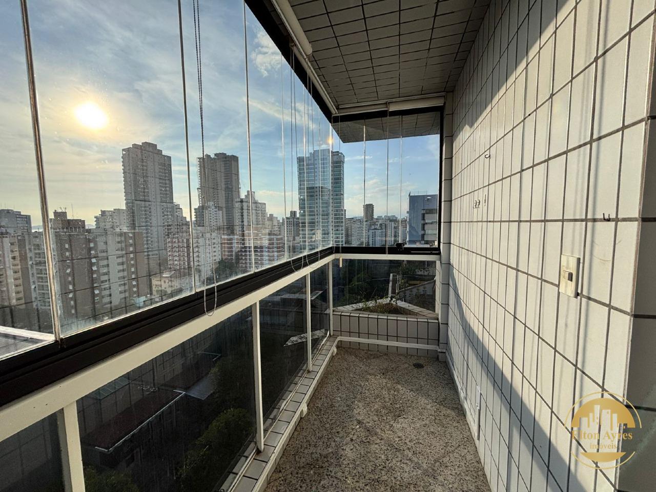 Cobertura à venda no Ponta da Praia: 