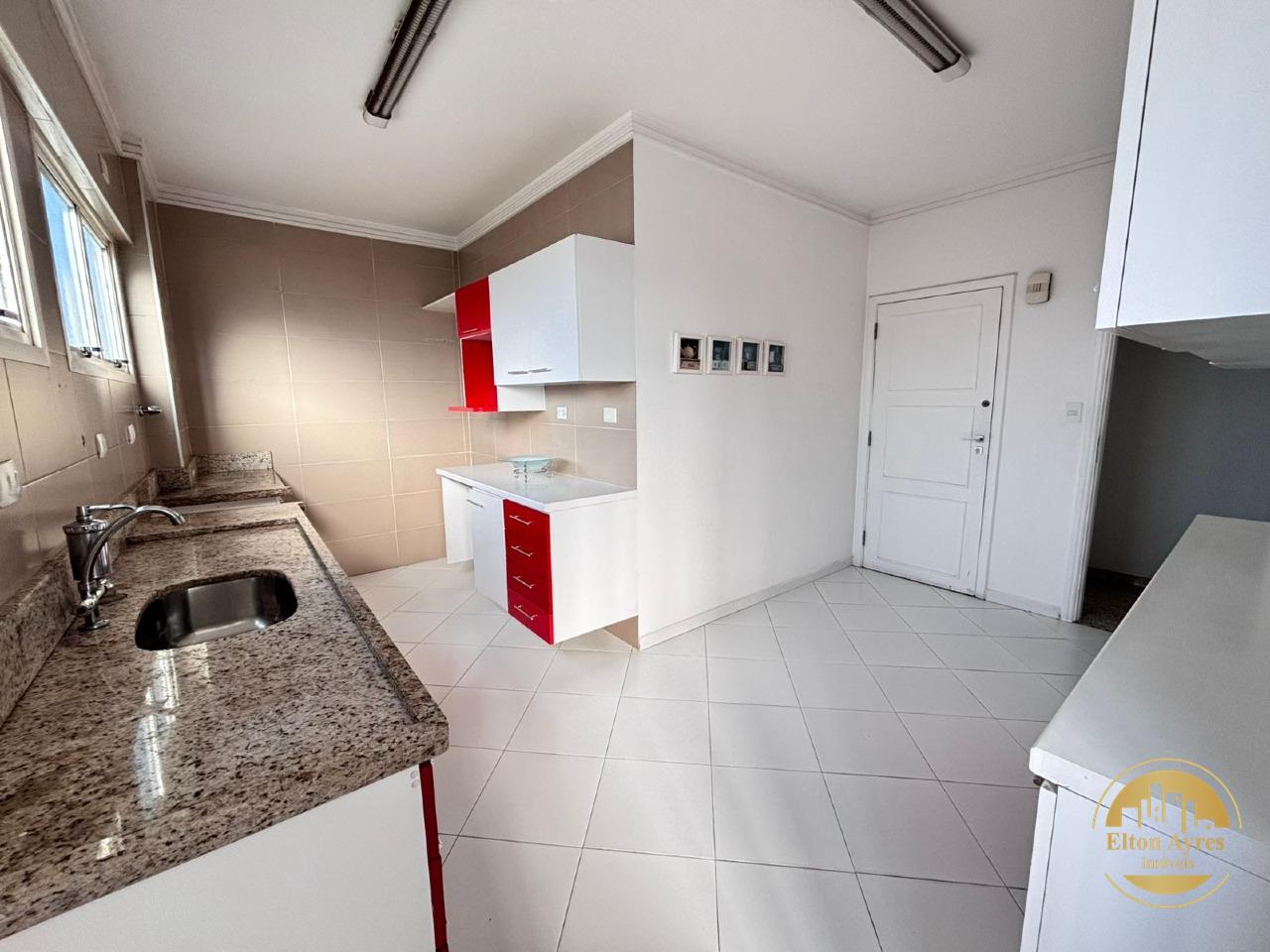 Cobertura à venda no Ponta da Praia: 