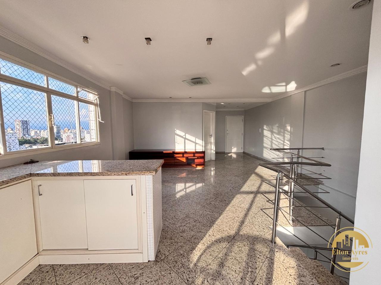 Cobertura à venda no Ponta da Praia: 