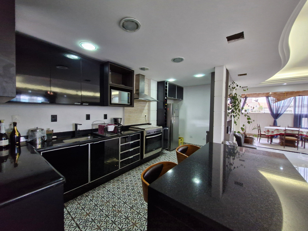 Cobertura à venda no Ponta da Praia: 