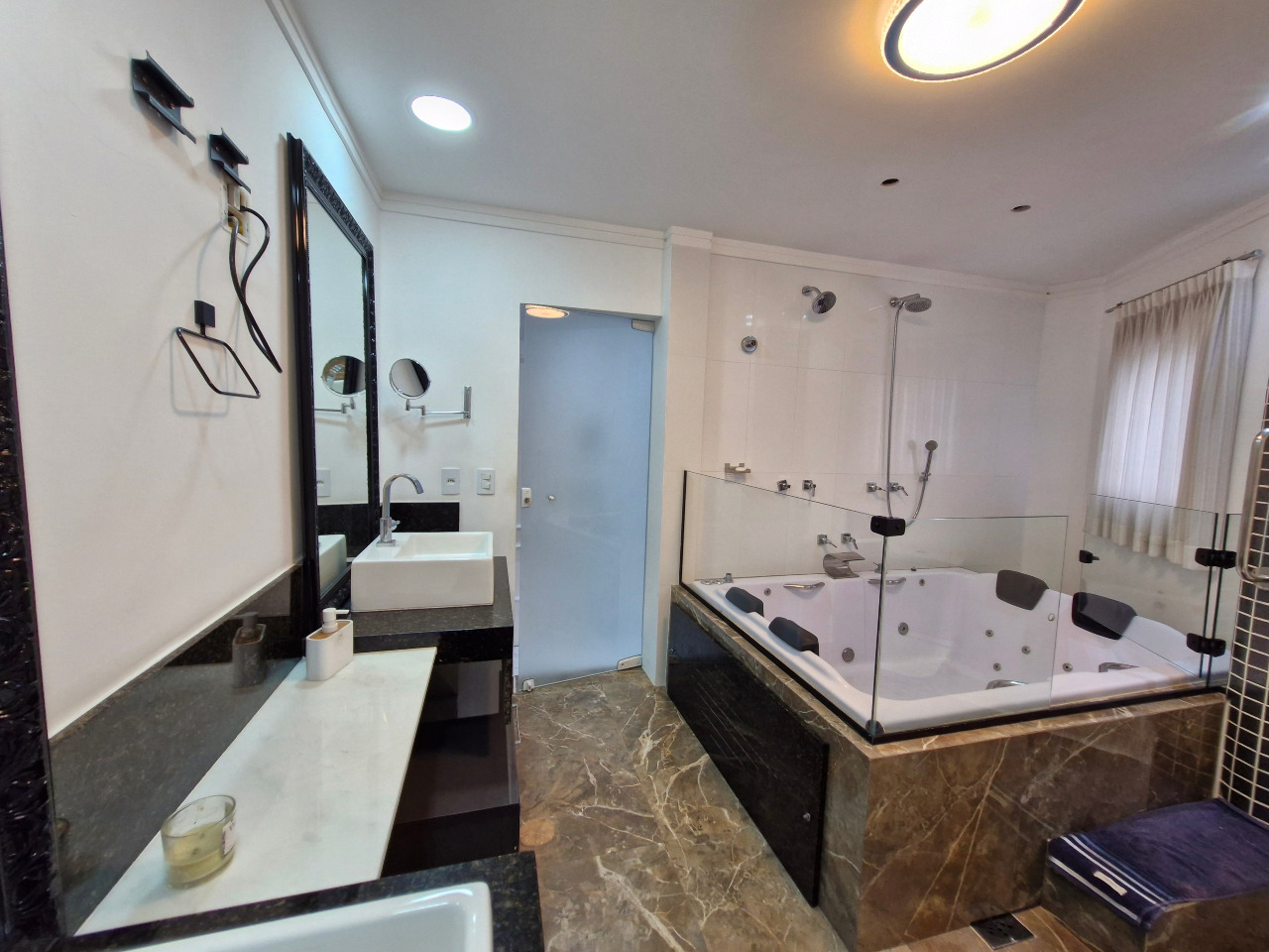 Cobertura à venda no Ponta da Praia: 