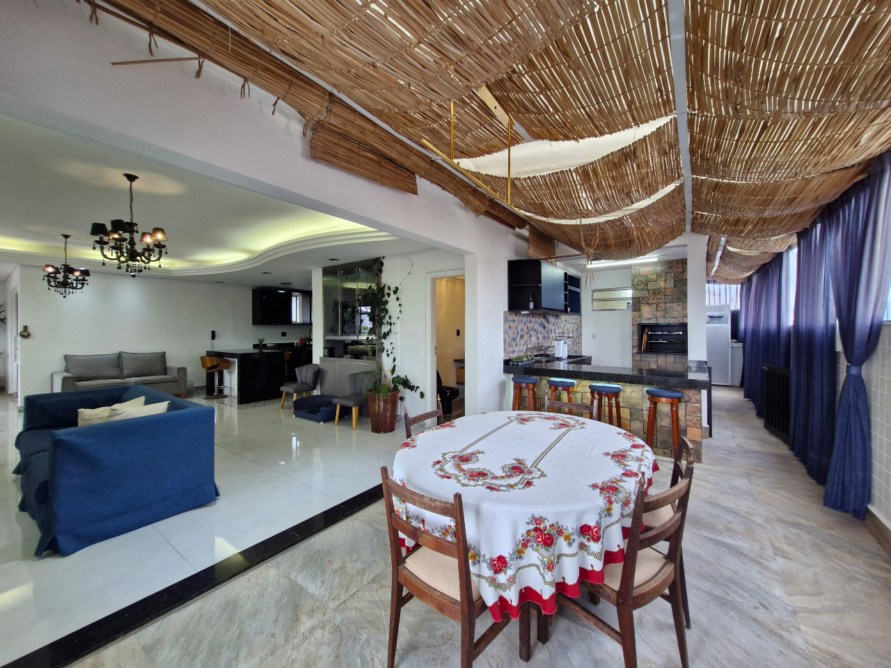 Cobertura à venda no Ponta da Praia: 