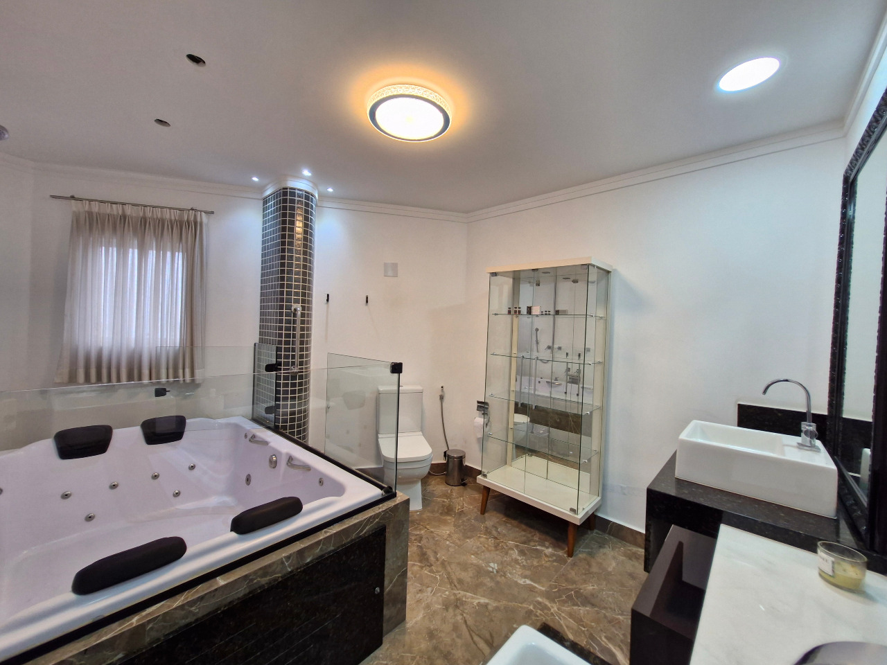 Cobertura à venda no Ponta da Praia: 