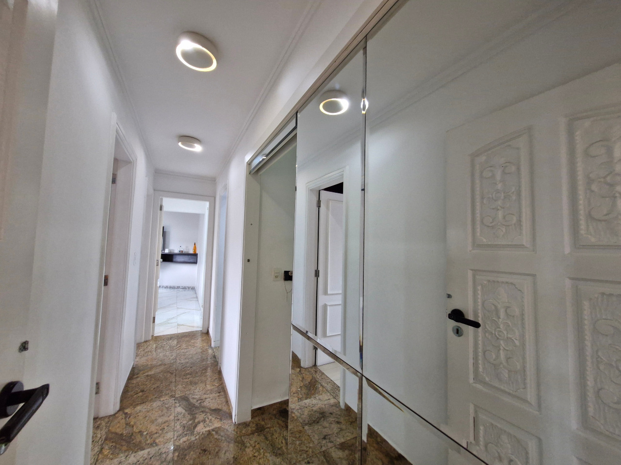 Cobertura à venda no Ponta da Praia: 