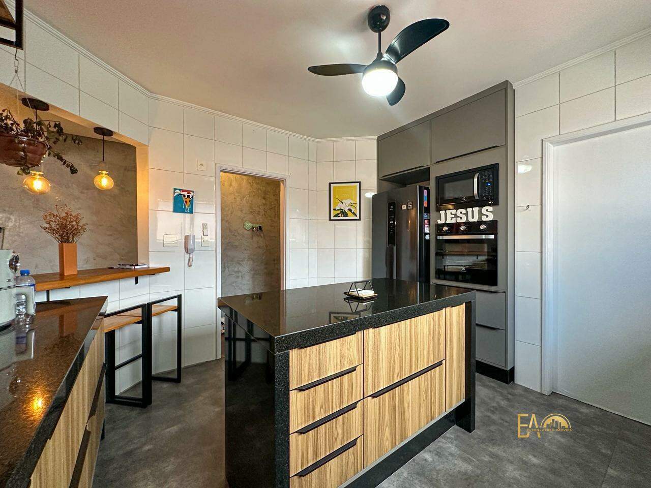 Apartamento à venda no Embaré: 