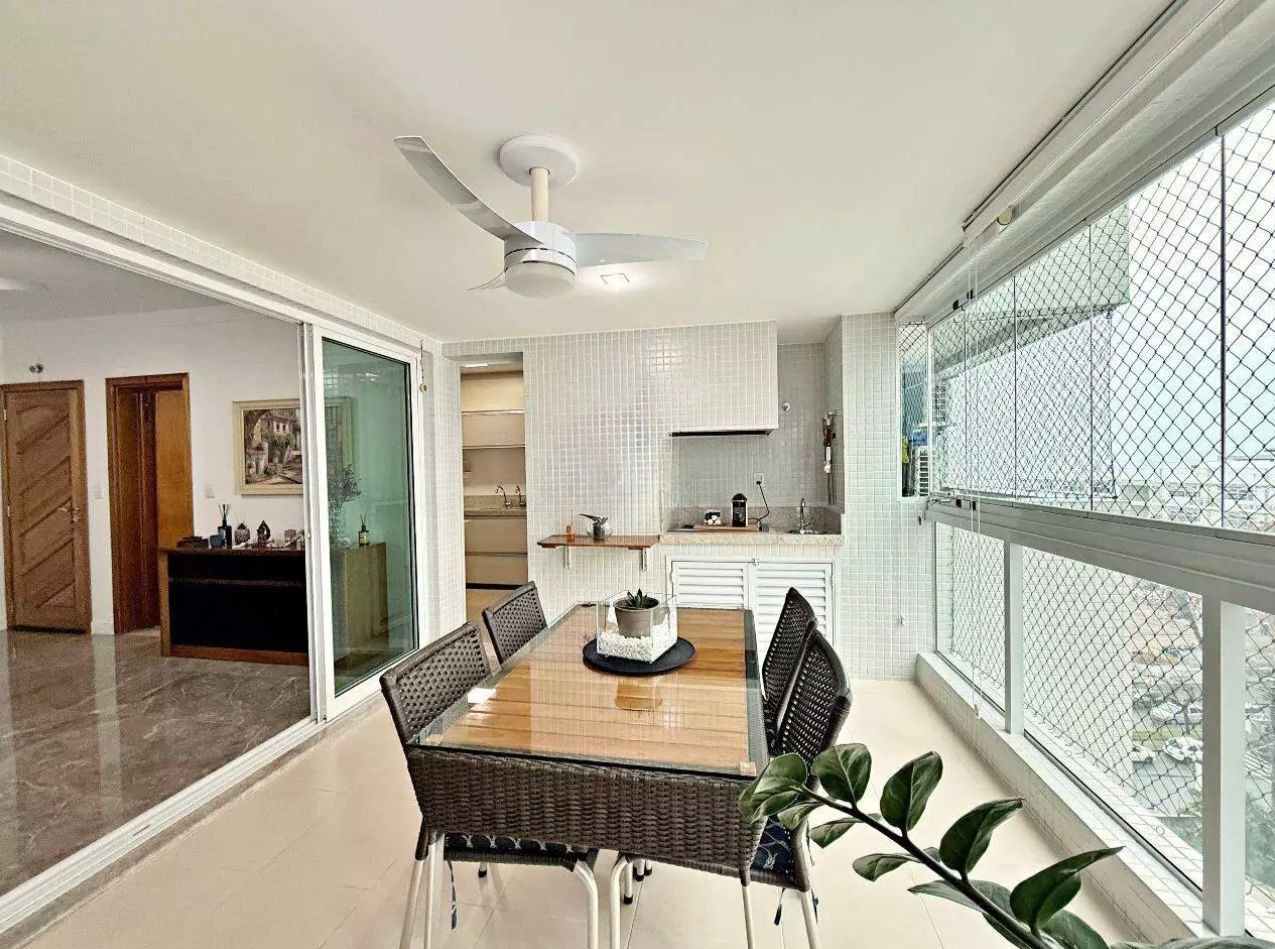 Apartamento à venda no Ponta da Praia: 