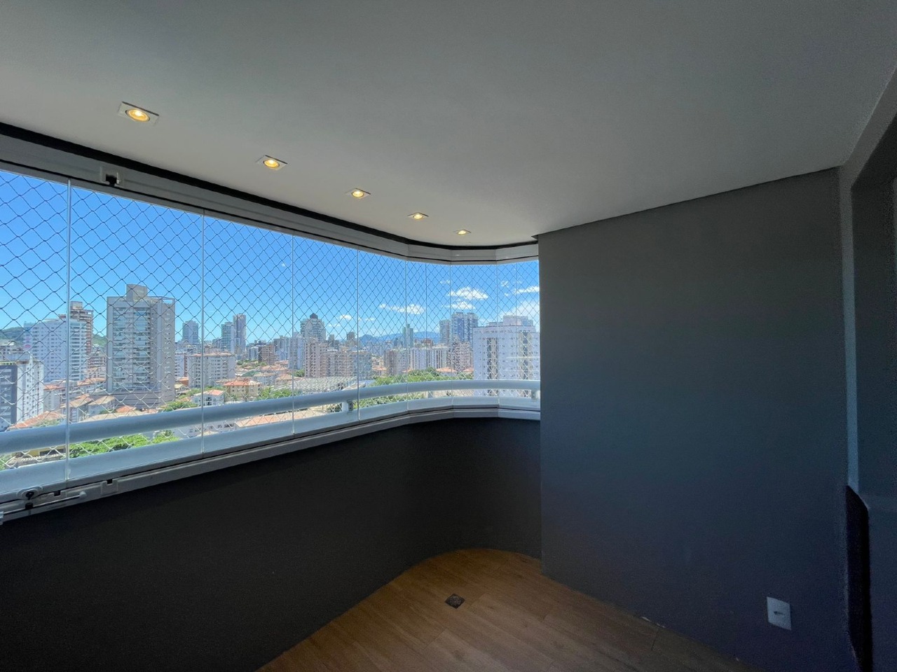 Apartamento à venda no Ponta da Praia: 